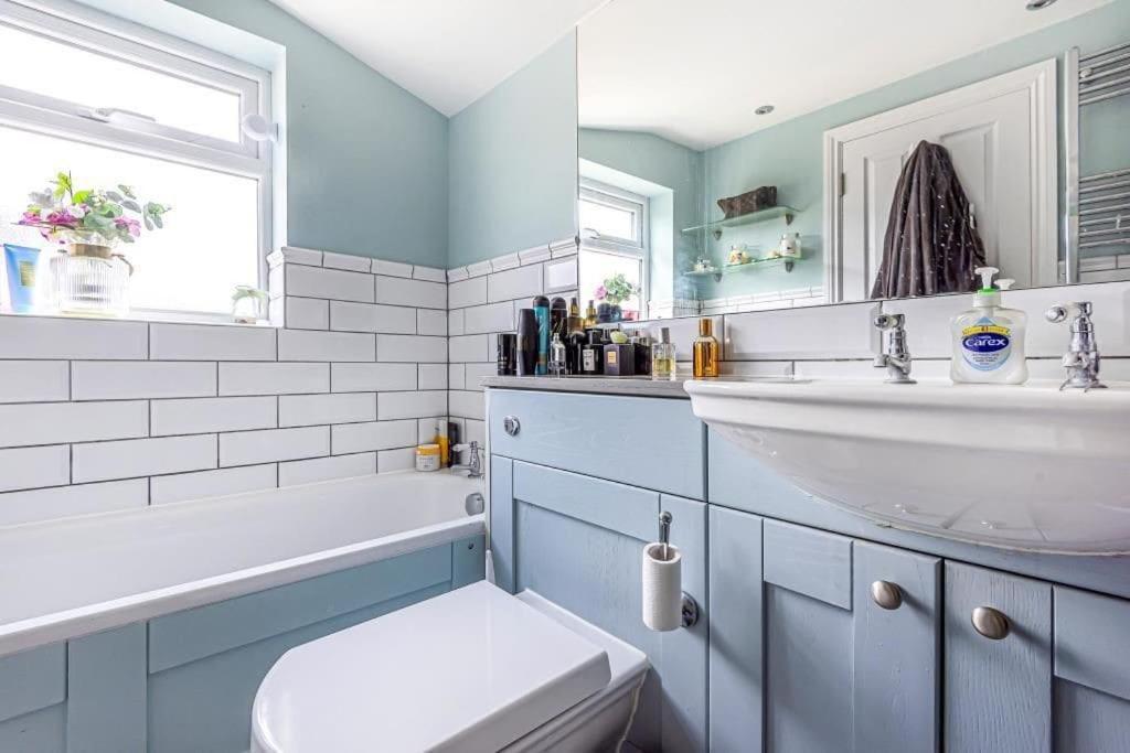 Lovely 2-Bed In Windsor Free Parking, 1 Mile From Legoland Exteriör bild